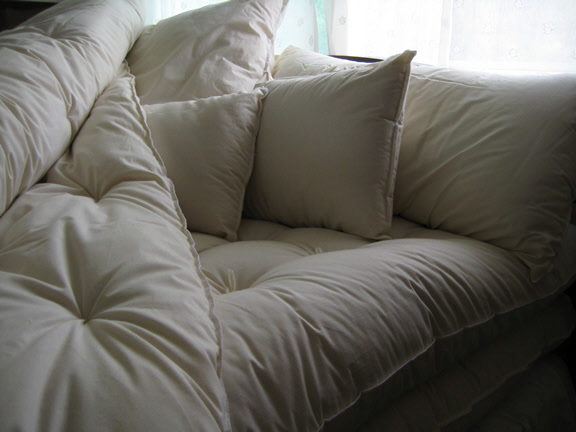 Surround Ewe Sleep Systems are a complete natural sleep environment with bedding, pillows, comforters for the entire year Wool Bedding comforter pillows on mattress